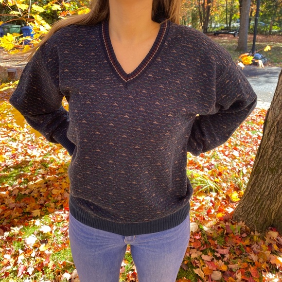 BHC sweaters for men Size M, unisex, Perfect for women for fall look - Picture 1 of 11